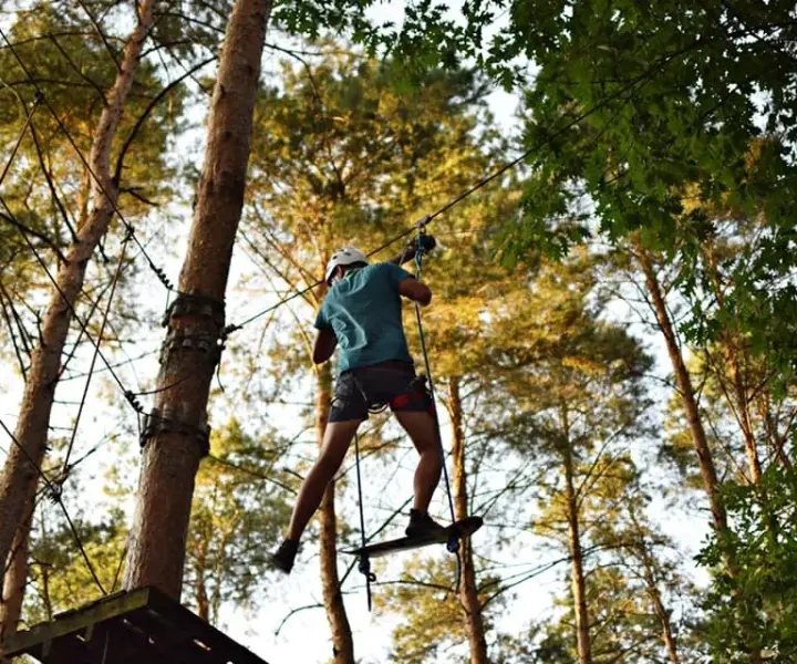 Park linowy Ciechanki - odkryj trasy i atrakcje dla każdego